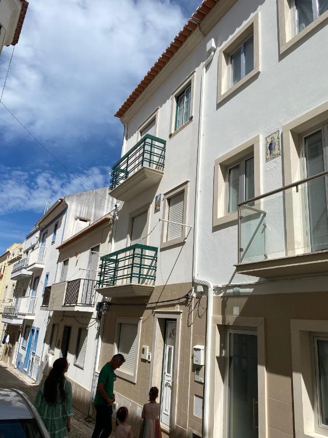 100 Meters From The Beach! Rua Da Regeneracao Nazaré Exterior photo